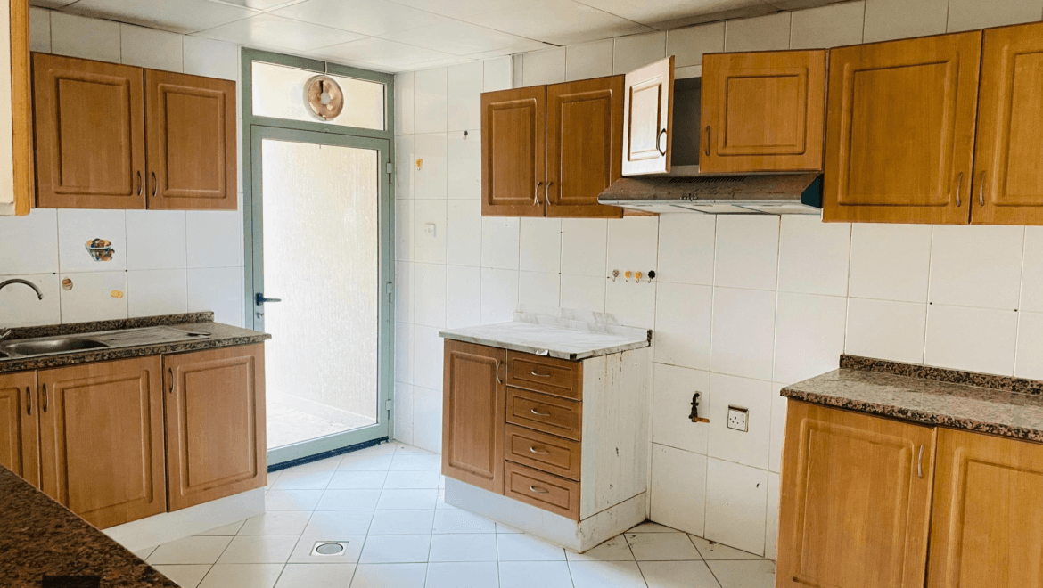 - AL AROOBA BLDG | PRIME LOCATION AT SHARJAH - Sale and Rent homes in Dubai UAE by PAGC (Property Ana Group)