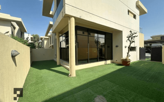 VACANT | MAIDS ROOM | PRIME LOCATION | 2 CHEQUES –