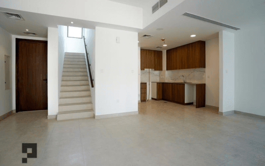 VACANT | SINGLE ROW | PLUS MAIDS ROOM –