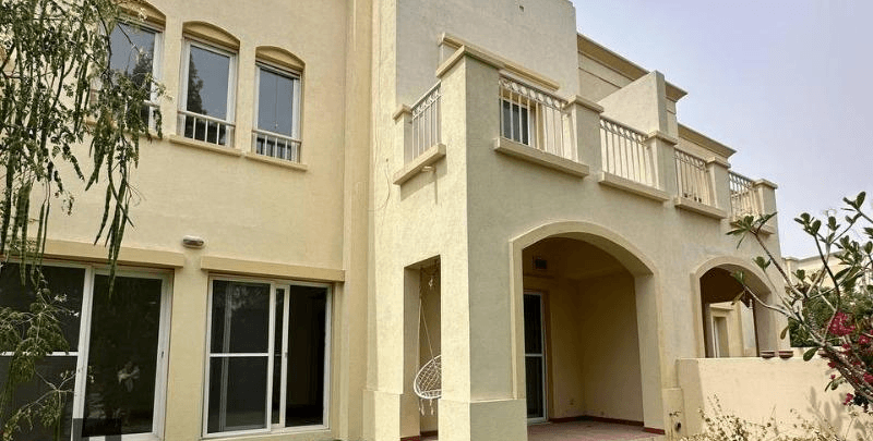 - Upgraded 4BR Villa+Maid | Lakefront | Premier Spot - Sale and Rental homes in Dubai UAE by PAGC (Property Ana Group)