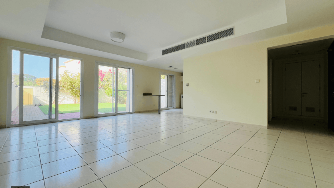 - Prime Location | Unfurnished | 3-Bedroom Townhouse - Sale and Rent homes in Dubai UAE by PAGC (Property Ana Group)