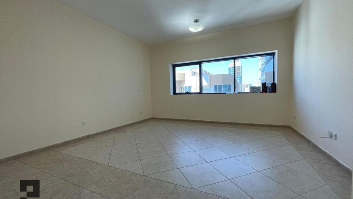 3-bedroom residential apartment in Al Majaz Tower, Sharjah, Al Majaz, with full canal view and well-maintained interiors.-Propertyana real estate in dubai and sharjeh