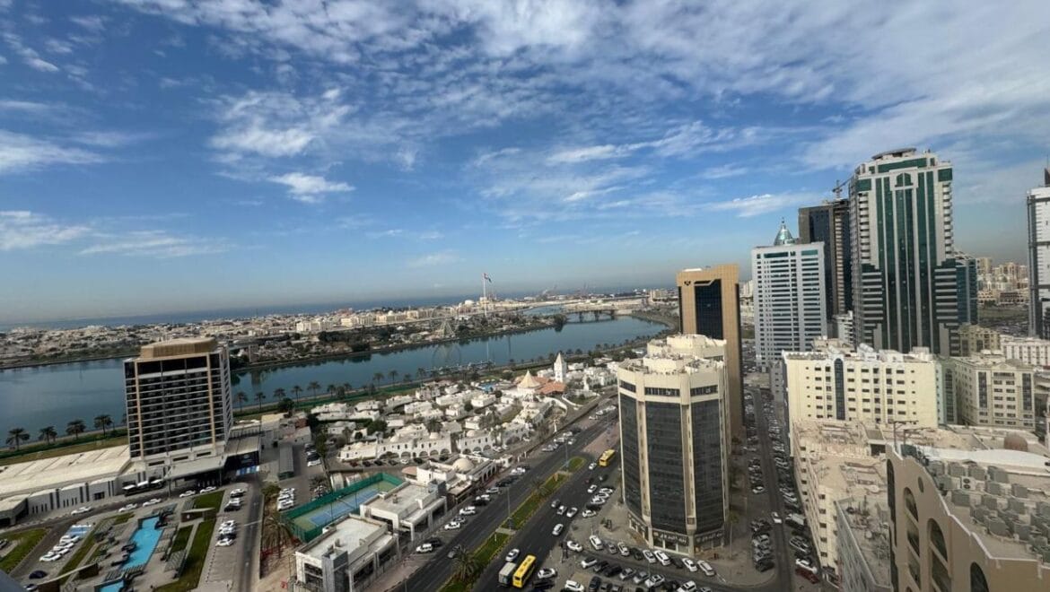 3-bedroom residential apartment in Al Majaz Tower, Sharjah, Al Majaz, with full canal view and well-maintained interiors.-Propertyana real estate in dubai and sharjeh