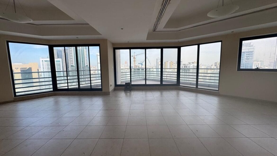 3-bedroom residential apartment in Al Majaz Tower, Sharjah, Al Majaz, with full canal view and well-maintained interiors.-Propertyana real estate in dubai and sharjeh