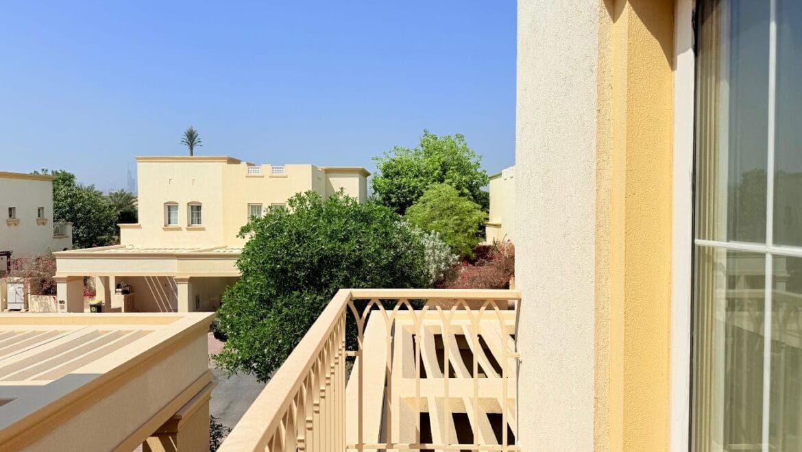 Renovated 2-bedroom plus study townhouse in Springs 12, The Springs, Dubai. Vacant and ready for occupancy-Propertyana real estate in dubai and sharjeh