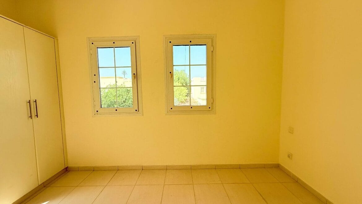 Renovated 2-bedroom plus study townhouse in Springs 12, The Springs, Dubai. Vacant and ready for occupancy-Propertyana real estate in dubai and sharjeh