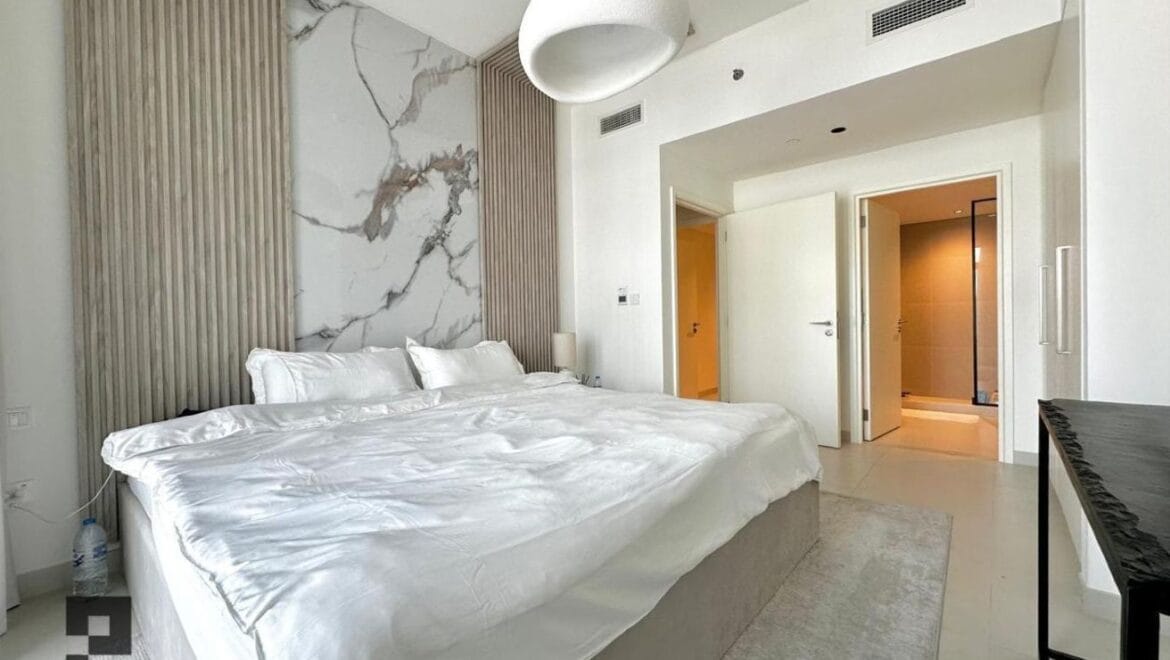 3-bedroom Burj Crown apartment in Downtown Dubai, Dubai, featuring an elegant upgraded living space with modern finishes.-Propertyana real estate in dubai and sharjeh