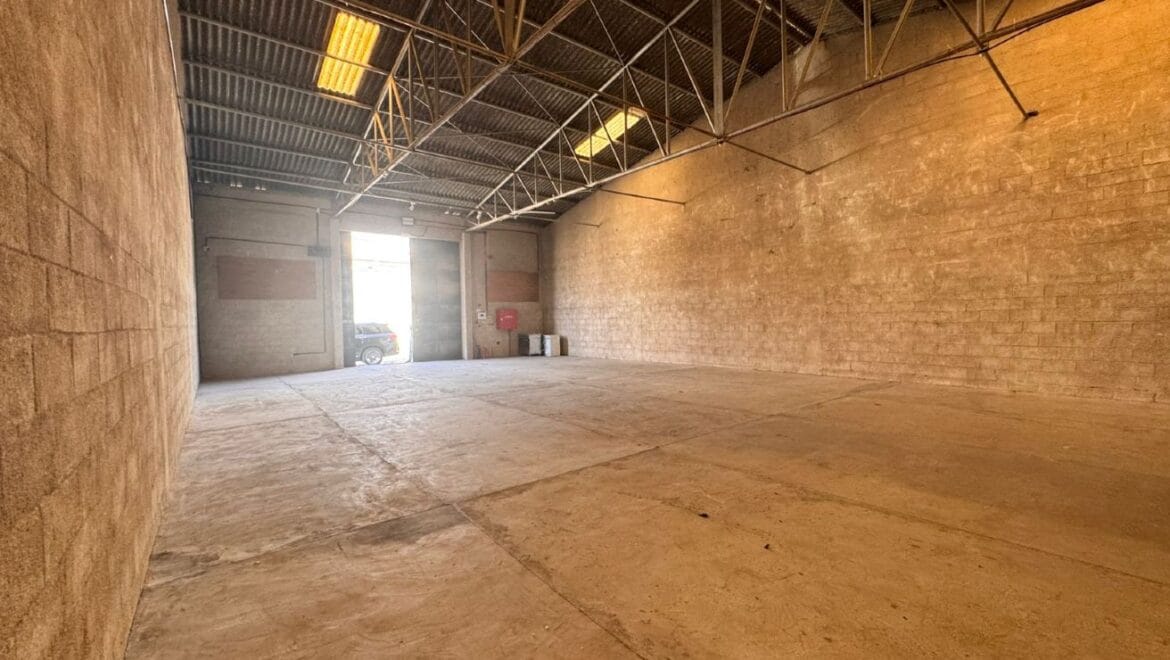 Interior view of a bedroom inside a commercial storage warehouse at Ras Al Khor Industrial 2, Dubai-Propertyana real estate in dubai and sharjeh