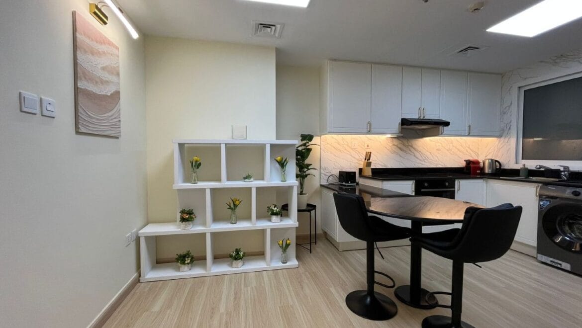 Vacant 1-bedroom apartment in Princess Tower, Dubai Marina, on a high floor with city skyline views.-Propertyana real estate in dubai and sharjeh