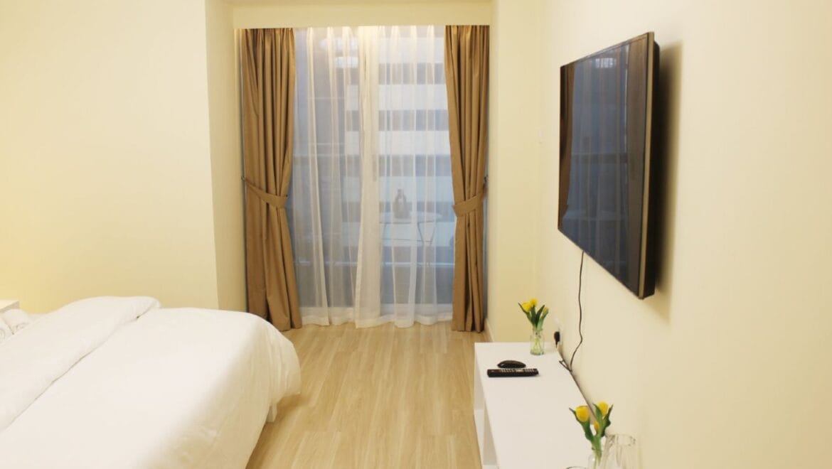Vacant 1-bedroom apartment in Princess Tower, Dubai Marina, on a high floor with city skyline views.-Propertyana real estate in dubai and sharjeh