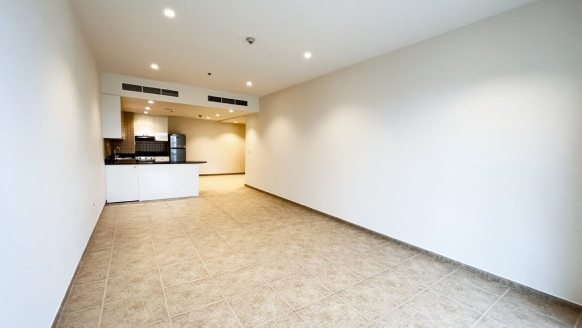 Luxurious 1-bedroom apartment in Elite Residence, Dubai Marina, Dubai, offering a stunning sea view from a high floor-Propertyana real estate in dubai and sharjeh